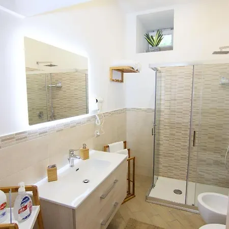 Four White * 아제롤라