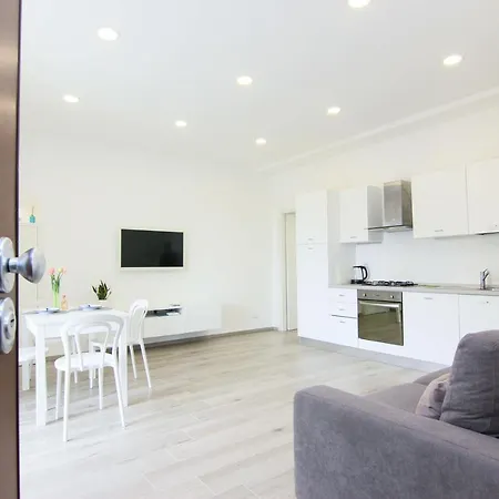 Four White * 아제롤라