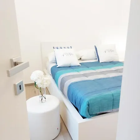 Four White * 아제롤라