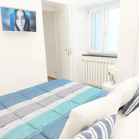 Four White 아파트 아제롤라