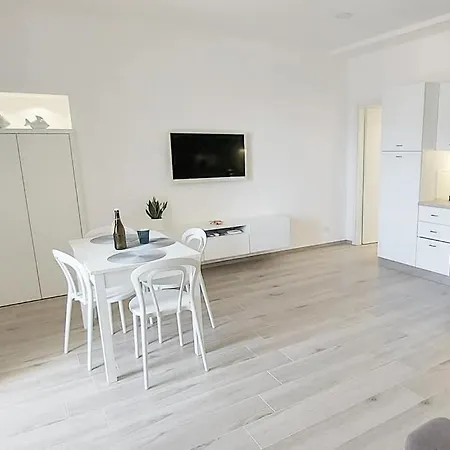 Apartment Four White Agerola