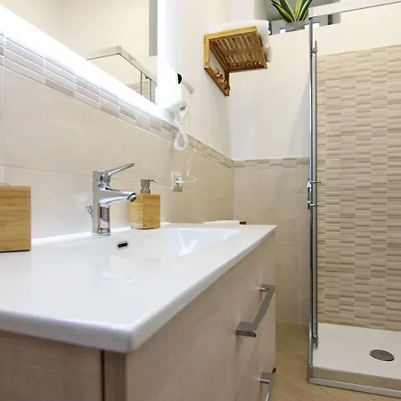 Four White Apartment