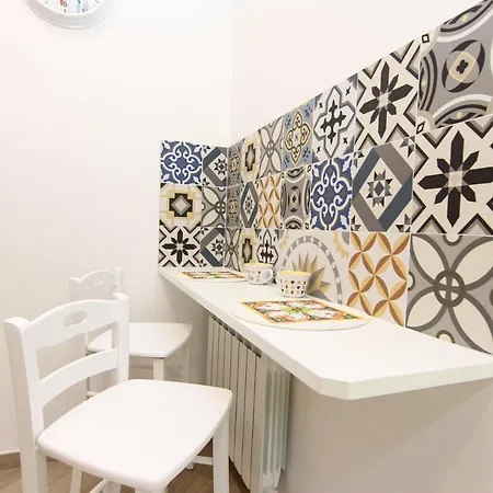 Four White Apartment *