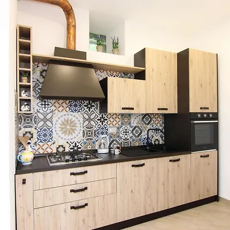 Four White Apartment