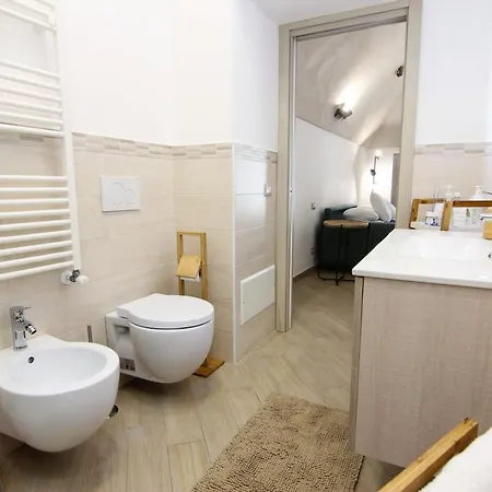 Four White Apartment